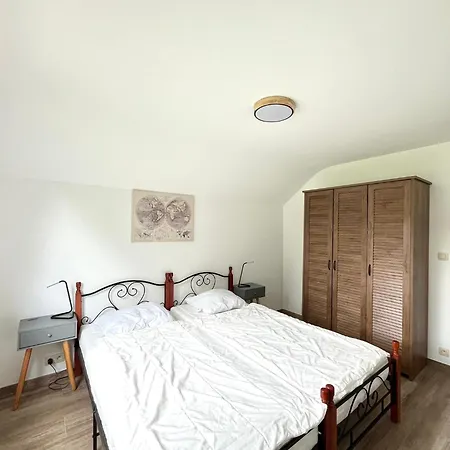 Le Louenchente Сasa de vacaciones Gedinne